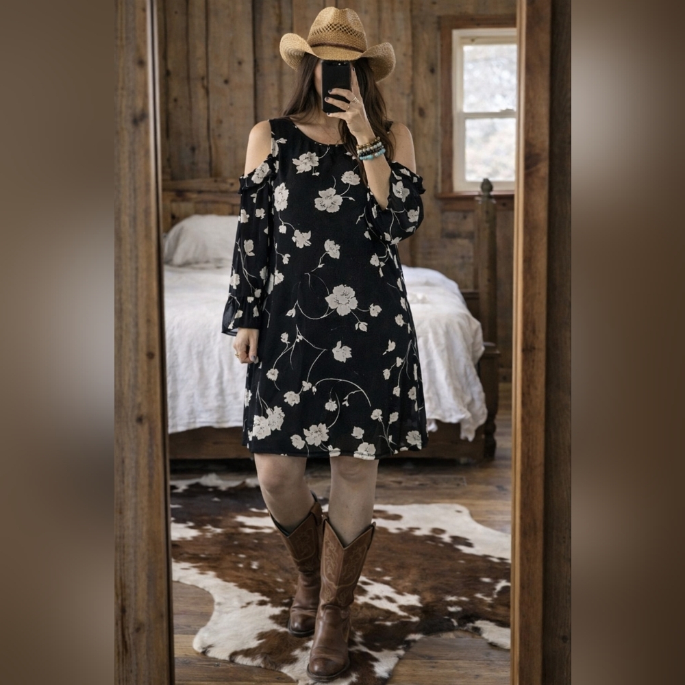LE LIS Black White Floral Cold Shoulder Dress Boho Chic Sz M GUC
